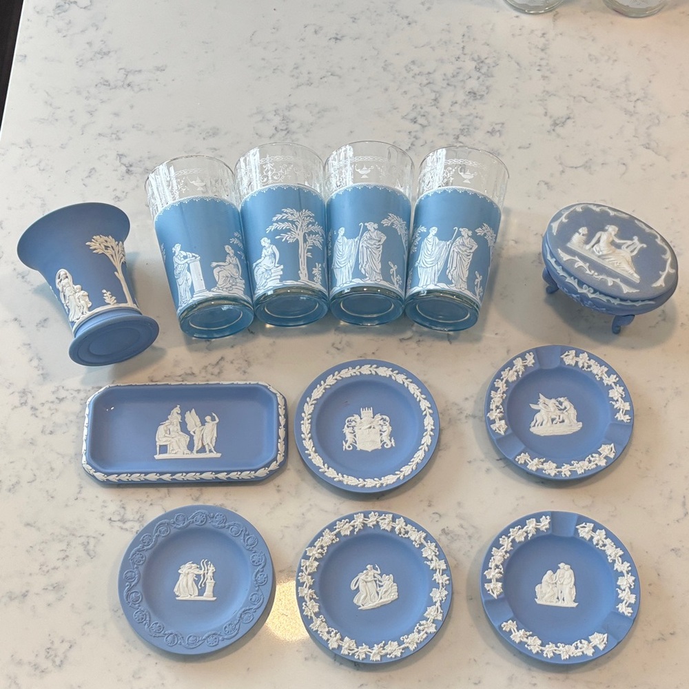 Wedgwood lot of miscellaneous pieces